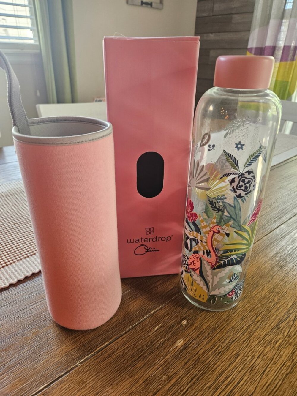 Waterdrop 1L Glass Bottle Tropical Flamingo Olivia Culpo Limited With Sleeve